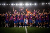 Barcelona đánh bại Real Madrid lên ngôi vô địch La Liga kiếm được bao nhiêu tiền?