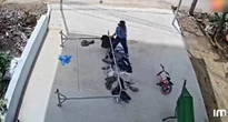 Hình ảnh này được cư dân mạng Việt nhận định: Đằng sau nhất định là một gia đình tử tế!