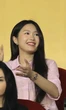 Doãn Hải My gặp cảnh "khó đỡ" khi đưa con trai đi xem Văn Hậu thi đấu nhưng visual xinh chấp mọi góc camera