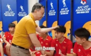 Chủ tịch VFF xoa đầu cầu thủ U17 Việt Nam đang bật khóc sau trận thua Hàn Quốc: "Ngay cả các anh lớn ĐT Quốc gia cũng từng vấp ngã"