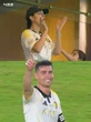 Georgina khoe visual sáng bừng bế con cổ vũ Ronaldo, mặc đơn giản vẫn sexy chiếm trọn "spotlight" trên khán đài