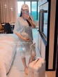 Không còn che giấu, Á hậu Việt khoe bụng bầu rõ mồn một với doanh nhân kín tiếng