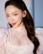 Gương mặt gây lú của Tóc Tiên