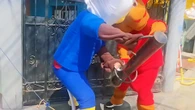 Cảnh sát hóa trang thành linh vật World Cup để bắt nghi phạm buôn ma túy