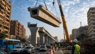 Phát hiện nhiều "quái vật bê tông" nặng 100 tấn liên tục xuất hiện giữa thủ đô 10 triệu dân, thực hiện nhiệm vụ nâng đỡ công trình trị giá 5,5 tỷ USD
