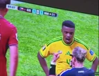Cầu thủ World Cup gây phẫn nộ với hành vi "thiếu tôn trọng" nữ trọng tài chính!