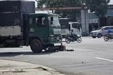 Hiện trường vụ thai phụ bị xe tải cán tử vong ở TP.HCM: Nạn nhân vừa nghỉ làm, chuẩn bị về quê sinh con