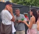 "Dở khóc dở cười" World Cup: Ngôi sao Tây Ban Nha bị bảo vệ chặn cửa vì không biết là ai, tưởng fan quá khích