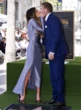 Victoria hôn David Beckham ngọt ngào trên Đại lộ Danh vọng Hollywood