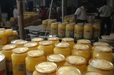Đột kích lúc nửa đêm, công an triệt phá đường dây sản xuất bơ và dầu ăn giả, tịch thu hơn 14 tấn sản phẩm pha trộn