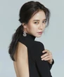 Song Ji Hyo phải đi bán đồ lót kiếm sống?