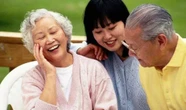 Khi con chủ động gửi tiền, cha mẹ thông minh không bao giờ nói: "Thôi con giữ lấy mà dùng" mà sẽ xử lý cực khéo như này!