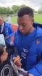 Đừng nhìn Mbappé hầm hố mà nhầm: Đội trưởng tuyển Pháp cực tình cảm với fan khiếm thị ở World Cup 2026, ai xem cũng xúc động