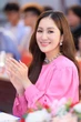 Ngỡ ngàng nhan sắc "lão hóa ngược" của mẹ 3 con Khánh Thi khi đi làm giám khảo