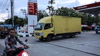 Xếp hàng 10 tiếng chưa chắc đã đổ được xăng, mất điện triền miên cả tuần: Chuyện gì đang diễn ra tại nền kinh tế lớn nhất Đông Nam Á?