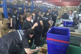 Đột kích một nhà kho, công an triệt phá đường dây buôn bán thực phẩm chức năng giả, tịch thu hơn 15.000 sản phẩm nhập lậu