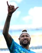 Neymar đeo vàng có gì mà phẫn nộ?