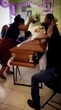 Tang lễ đang diễn ra, 2 phụ nữ bỗng lao vào nhau trước quan tài khiến người thân hoảng hốt: Vì lý do này