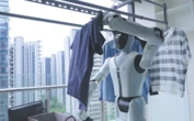 Không còn ở trong phim: Một công ty Trung Quốc vừa tung ra robot osin thay con người làm hết việc nhà