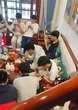 Sau kỳ thi đại học, nam sinh mời cả lớp đến nhà ăn cơm: Chi tiết trong đoạn video khiến dân mạng tranh cãi
