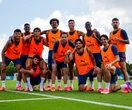 Ronaldo nói đúng 3 từ giữa tâm bão chỉ trích, "cứu nguy" cho Joao Neves