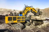 Phát hiện máy xúc Trung Quốc nặng 700 tấn, mỗi lần “hạ tay” lấy được 60 tấn đất đá, đang liên tục đào bới, làm việc 18 tiếng không nghỉ