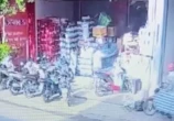 Cháy quán photocopy khiến cụ ông tử vong: Camera ghi cảnh con trai nạn nhân phóng hỏa, hé lộ nguồn cơn