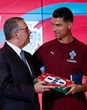 Tổng thống Bồ Đào Nha giao nhiệm vụ cực khó cho Ronaldo và các đồng đội: Mang về chiếc cúp vàng World Cup chúng ta còn thiếu