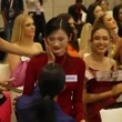 Hoa hậu Ý Nhi khóc mếu ở Miss World, netizen khó hiểu: "Có làm lố không?"