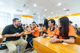Sinh viên Ngôn ngữ Anh HUTECH: Học thế nào để chinh phục thị trường toàn cầu
