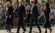 Khoảnh khắc Meghan ái ngại "cúi đầu" khi gặp Vương phi Kate sau cuộc phỏng vấn chấn động dẫn đến rạn nứt với Hoàng gia