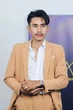 "Dao kéo" cả gương mặt chưa đủ, chàng trai hot nhất Nam vương Campuchia tiếp tục phẫu thuật đôi mắt "thương hiệu"?