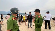 Phát hiện thi thể hai học sinh trôi dạt vào bãi biển Nam Ô