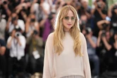 Jennifer Lawrence cảm thấy "như người ngoài hành tinh" khi mới làm mẹ