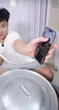 1s lướt qua màn hình lộ bằng chứng hẹn hò rõ mồn một của Miu Lê và thiếu gia kém 5 tuổi