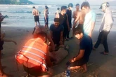 Cứu hai cậu cháu bị đuối nước khi tắm biển Đà Nẵng