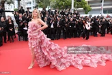 Thảm đỏ khai mạc LHP Cannes 2025: Heidi Klum xứng danh "nữ hoàng", "chiến thần mặc hở" Bella Hadid - Irina Shayk kín đáo bất ngờ