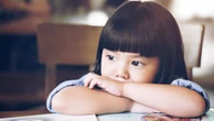 Nuôi dạy con với tình yêu quá mức: 3 sai lầm cha mẹ dễ mắc phải khiến con bị tổn thương