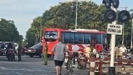 Xe khách tông xe máy, 4 mẹ con thương vong