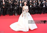 Thảm đỏ Cannes ngày 3: Chung Sở Hi đẹp phát sáng, cùng Chompoo Araya "chặt chém" Irina Shayk và cả Hoa hậu Hoàn vũ