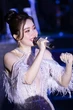 Nữ ca sĩ Vbiz "đánh úp" tổ chức lễ cưới: Có dàn vệ sĩ hùng hậu che chắn, chồng là đại gia hơn 10 tuổi