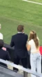 "Cam thường" tóm gọn David Beckham âu yếm con gái út Harper trên SVĐ, nhan sắc tiểu thư tài phiệt đời thường gây sốt