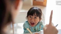 Giáo sư khuyên: Mỗi ngày nói 6 câu này, đảm bảo bạn sẽ không còn quát mắng con nữa, hiệu quả đến mức khó tin!
