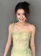 Chỉ vì đôi hoa tai hơn 8 tỷ, mỹ nhân showbiz 17 tuổi khiến bố bị điều tra khẩn