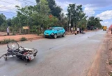CLIP: Taxi điện tông xe máy văng xa hàng chục mét, 1 người tử vong