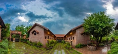 Nghệ sĩ sở hữu biệt phủ 100 tỷ ở Đồng Nai, resort 10.000 m2 ở Di Linh: "Bị soi quá thì tôi trốn"