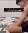 Xôn xao khoảnh khắc Hồ Văn Cường cặm cụi ngồi viết thiệp cưới