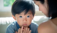 Thương con không đúng cách còn nguy hiểm hơn "roi vọt": 3 kiểu nuông chiều "vô hình" đang âm thầm làm hại trẻ