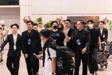 "Chồng quốc dân" Hứa Quang Hán đáp TP.HCM nửa đêm: Rắn rỏi điển trai phát sốt, khẩu trang cũng không che được visual cực phẩm!
