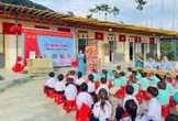 Cô giáo gây "bão mạng" trở lại Tắk Pổ, tái hiện hình ảnh bình dị ngày khai giảng